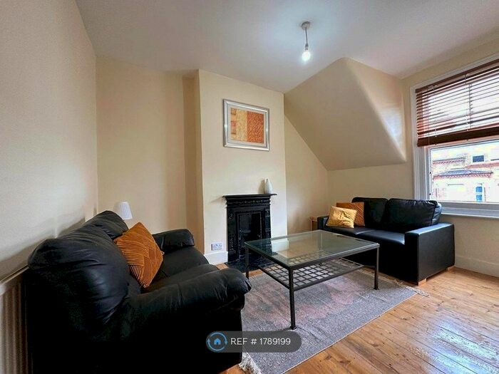 2 Bedroom Flat To Rent In Schubert Road, London, SW15