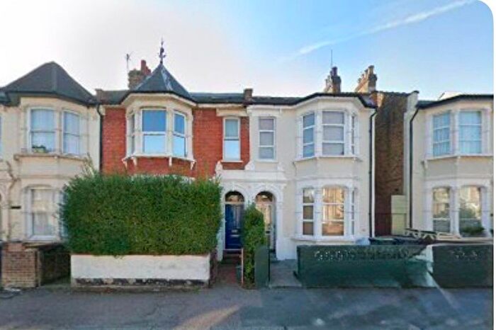 5 Bedroom Flat To Rent In Sydney Road, London, N8