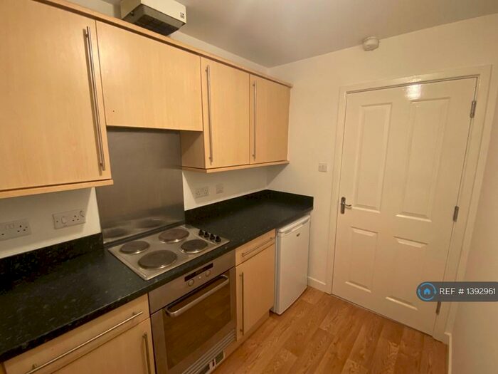 1 Bedroom Flat To Rent In Tullis Street, Glasgow, G40