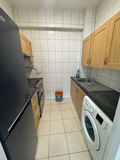 2 Bedroom Flat To Rent In East India Dock Road, London, E14