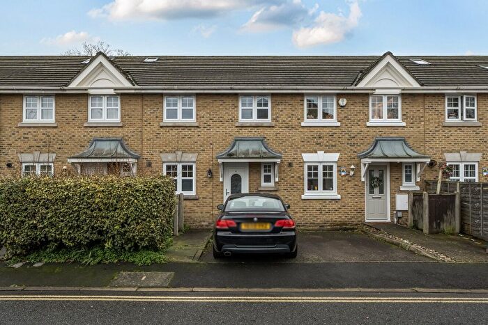 3 Bedroom Detached House To Rent In Ann Moss Way, London, SE16