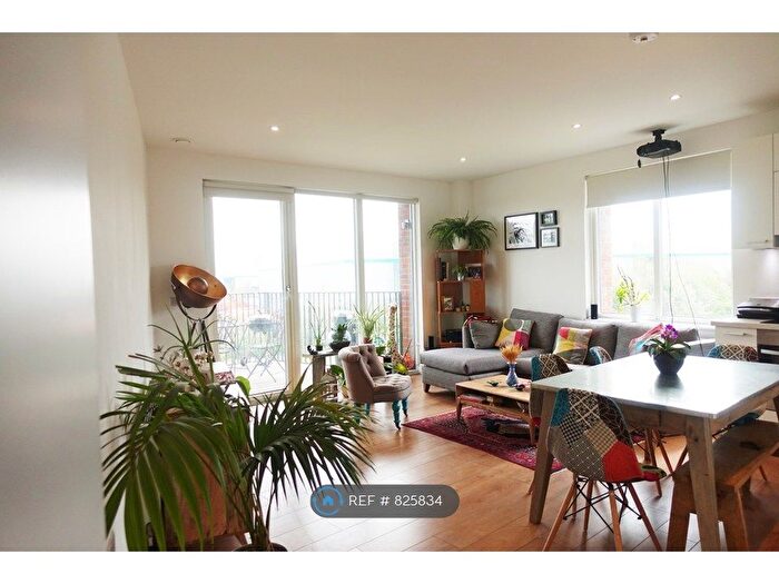 2 Bedroom Flat To Rent In Navigation Road, London, E3