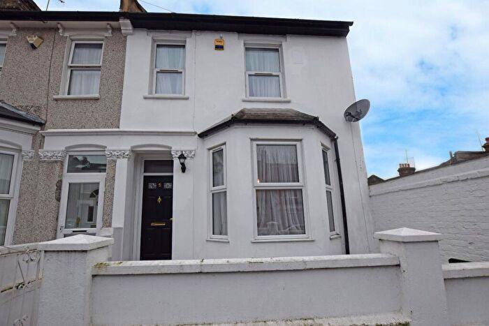 3 Bedroom End Of Terrace House To Rent In Dupree Road Charlton, SE7