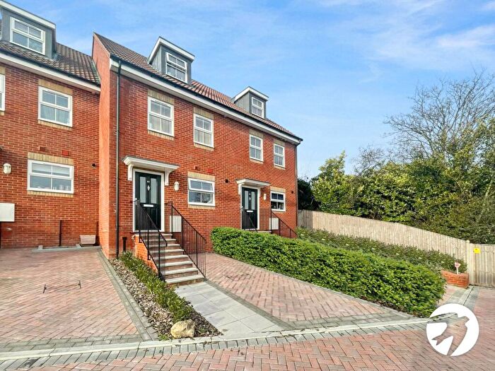 3 Bedroom Terraced House To Rent In Shanklin Close, Chatham, Kent, ME5