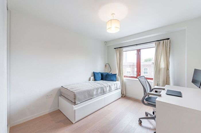 2 Bedroom Flat For Sale In Graham Street, Angel, N1