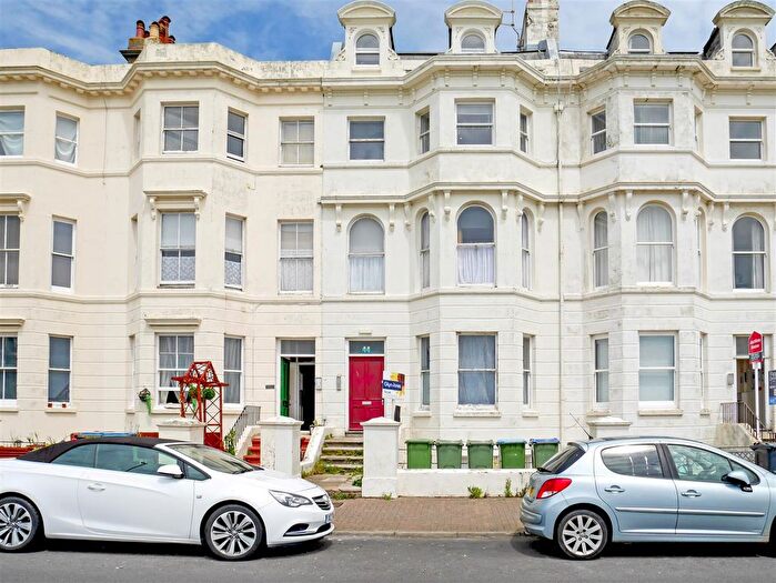 Studio To Rent In South Terrace, Littlehampton, BN17