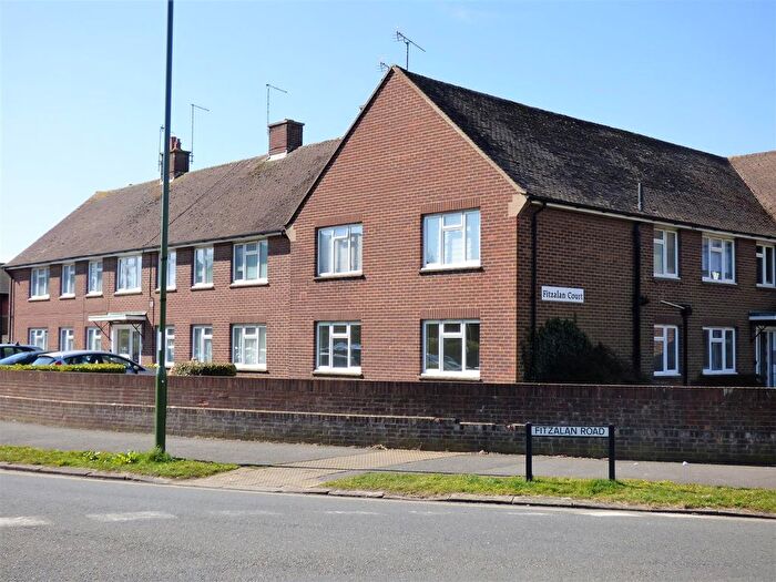 2 Bedroom Flat To Rent In Fitzalan Road, Littlehampton, BN17