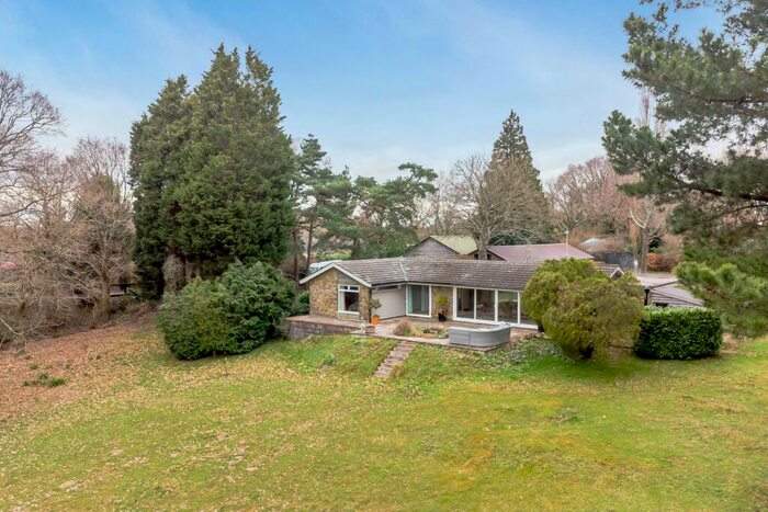 4 Bedroom Detached Bungalow For Sale In Spear Hill, Ashington, RH20