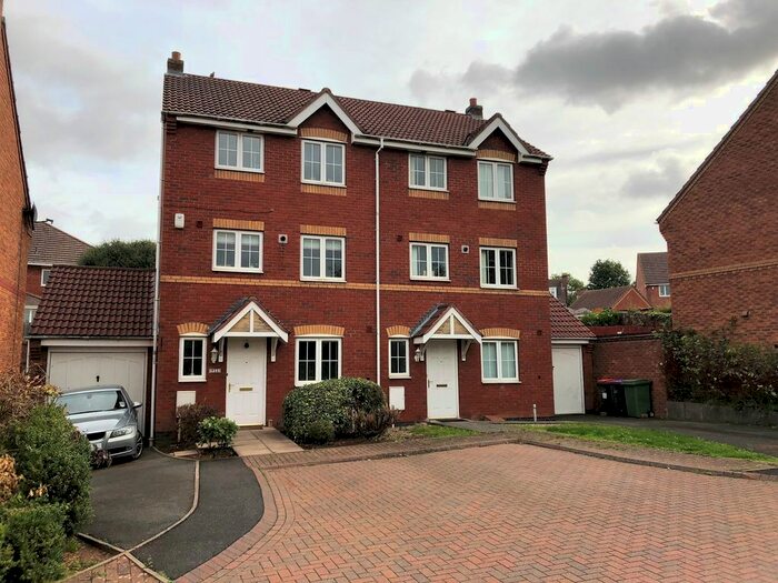 3 Bedroom Semi-Detached House To Rent In Finchale Avenue, Priorslee, Telford, TF2