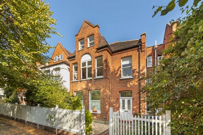 2 Bedroom Flat To Rent In Esmond Road, London, W4