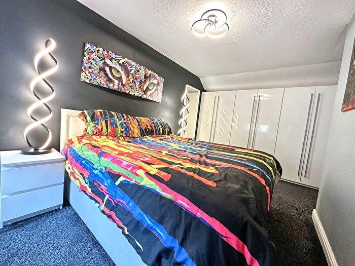 2 Bedroom Flat For Sale In Dunlin Drive, Washington, NE38