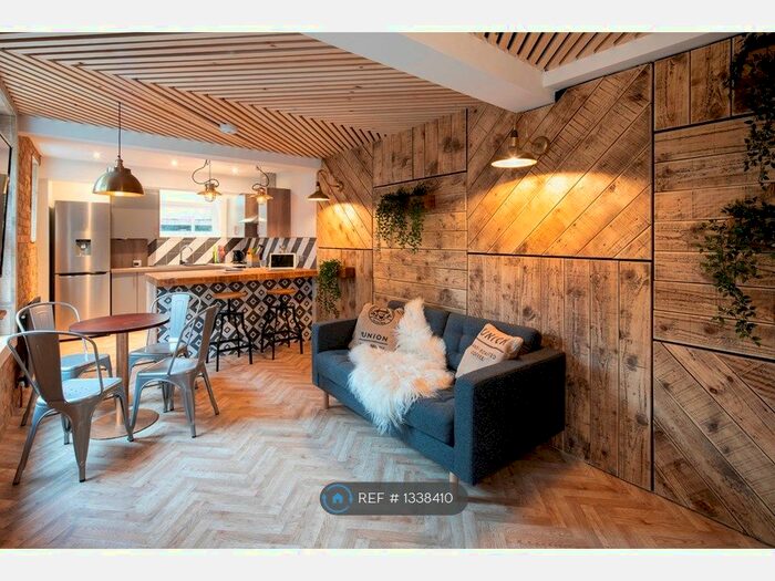 2 Bedroom Flat To Rent In Sackville Road, Hove, BN3