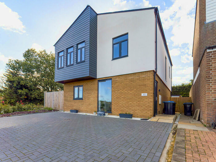 3 Bedroom Detached House To Rent In Burnett Park, Harlow, CM19