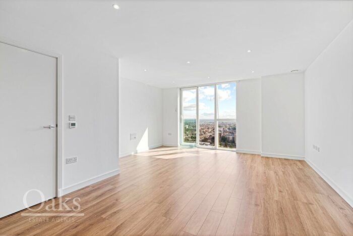 2 Bedroom Apartment To Rent In Saffron Central Square, Croydon, CR0