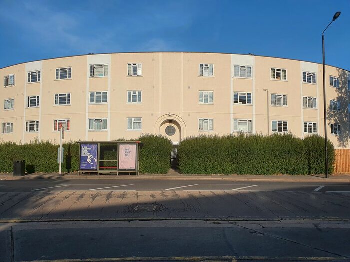 2 Bedroom Flat To Rent In High Street South, East Ham, E6