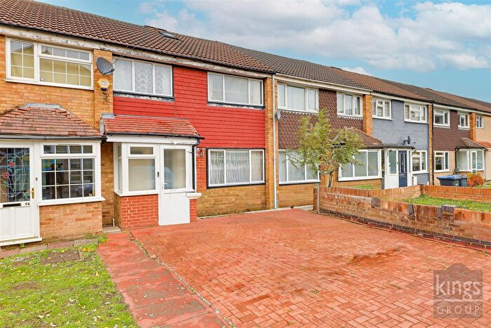 3 Bedroom Property For Sale In Dendridge Close, Enfield, EN1