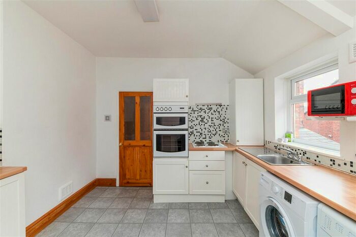 3 Bedroom Flat To Rent In Coatsworth Road, Gateshead, Tyne And Wear, NE8