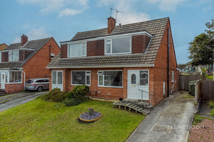 3 Bedroom Semi-Detached House For Sale In Earls Mill Road, Plympton, PL7