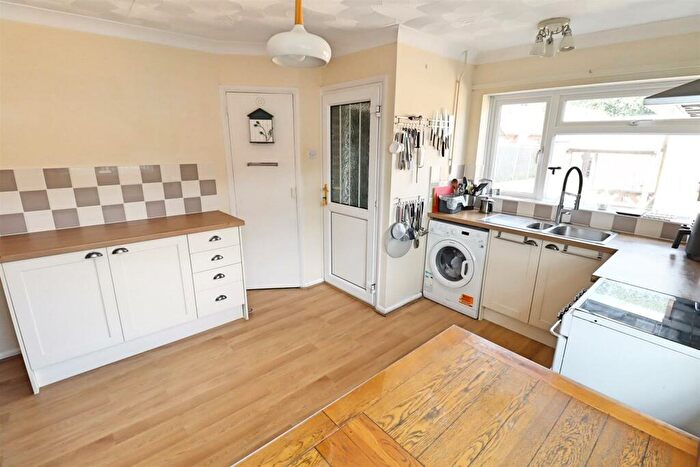 2 Bedroom Semi-Detached Bungalow For Sale In Haytor Close, Braintree, CM7