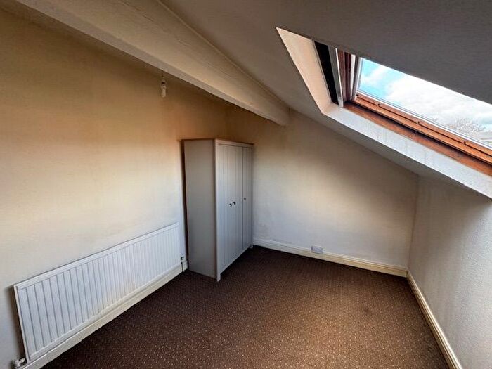 2 Bedroom Flat To Rent In Cross Green Avenue, Cross Green, Leeds, LS9