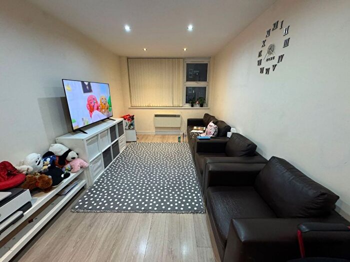 1 Bedroom Flat To Rent In Goodmayes Road, Ilford, IG3