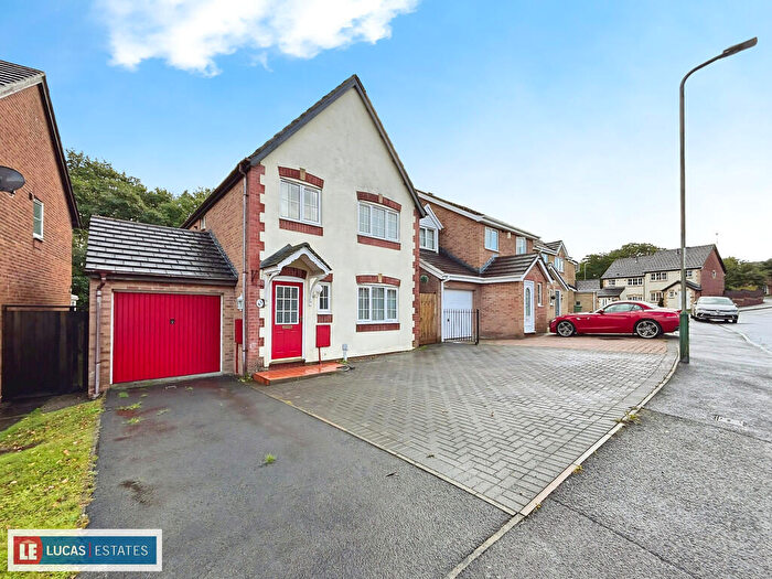 3 Bedroom Detached House For Sale In Cae Collen, Blackwood, NP12