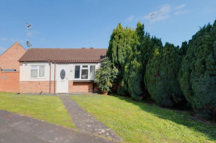 2 Bedroom Semi-Detached House For Sale In Bungalow With Ideal Investment Opportunity! % Yield, CV37