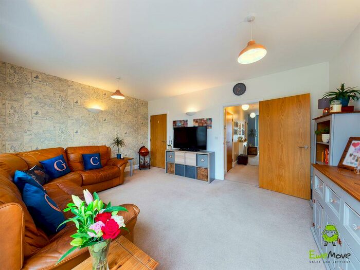 3 Bedroom Terraced House To Rent In Storer Drive, Welling, DA16