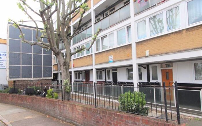 3 Bedroom Property To Rent In Cope Street, London, SE16