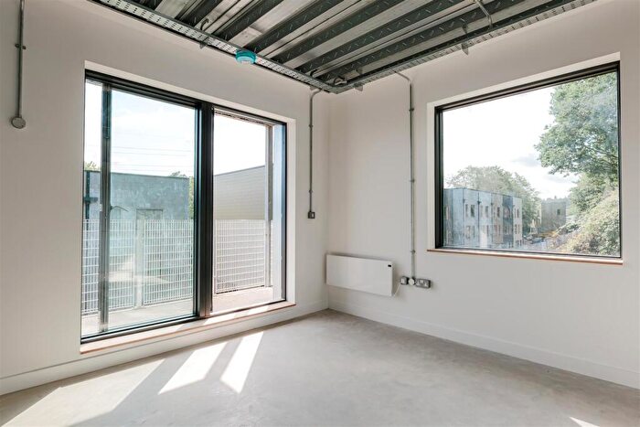 2 Bedroom Apartment To Rent In Hidden Gardens, Stãll, Kirkstall, LS5