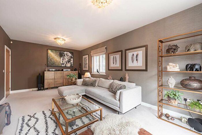 4 Bedroom Detached House For Sale In Chapel Drive, Aston Clinton, HP22