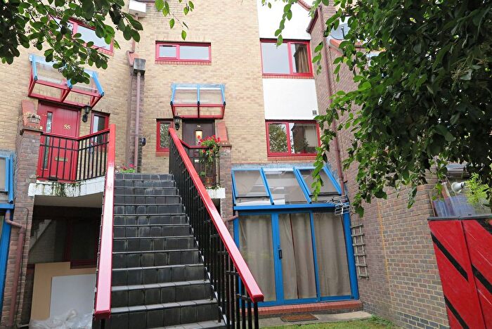 2 Bedroom Maisonette To Rent In Bywater Place, Rotherhithe, SE16