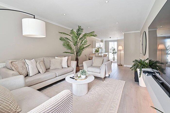 3 Bedroom Flat For Sale In Grahame Park Way, Mill Hill, London, NW9