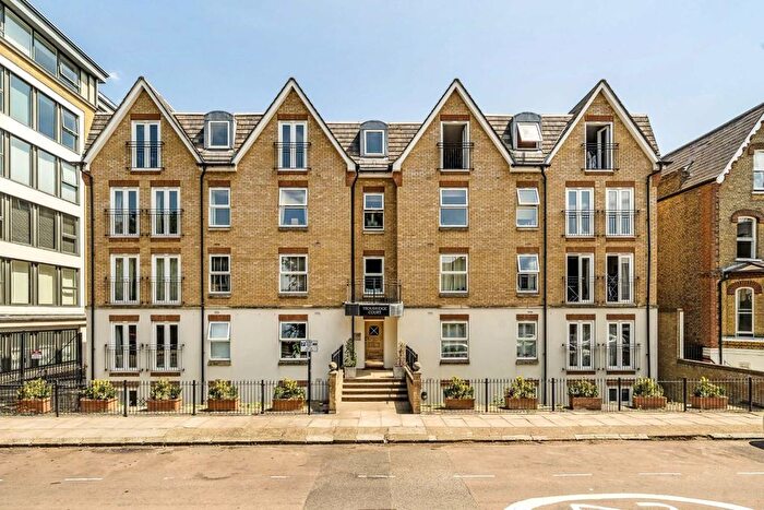 3 Bedroom Flat For Sale In Marlborough Road, Chiswick, W4