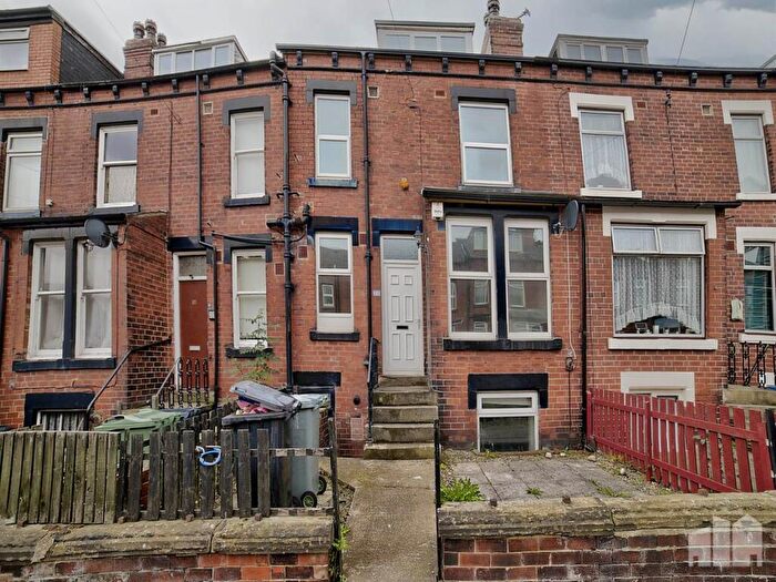 2 Bedroom Terraced House To Rent In Woodlea Place, Beeston, LS11