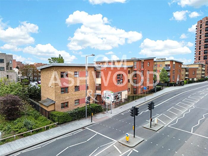 2 Bedroom Flat For Sale In Cooke Street, Barking, IG11