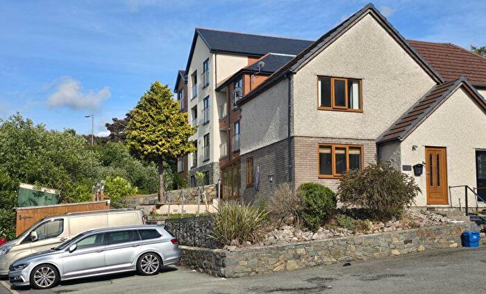 2 Bedroom Semi-Detached House For Sale In Red Gables, Penmaenmawr, LL34