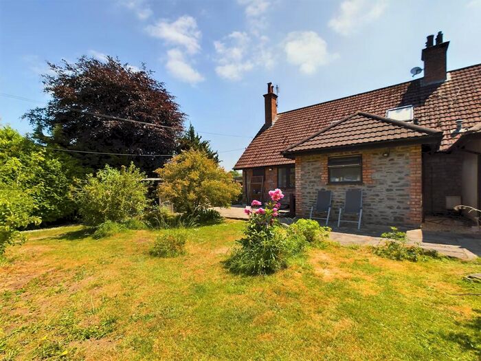 5 Bedroom Semi-Detached House For Sale In Langford Road, Langford, North Somerset, BS40