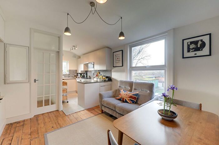 2 Bedroom Flat For Sale In Sangley Road, Catford, SE6