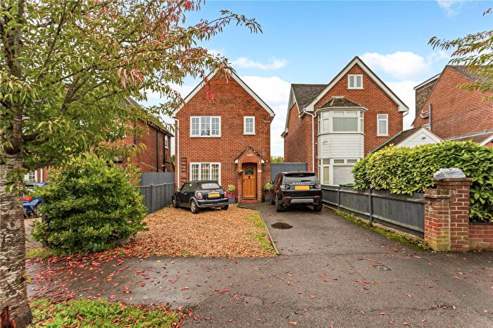 5 Bedroom Detached House To Rent In Oaken Grove, Newbury, Berkshire, RG14