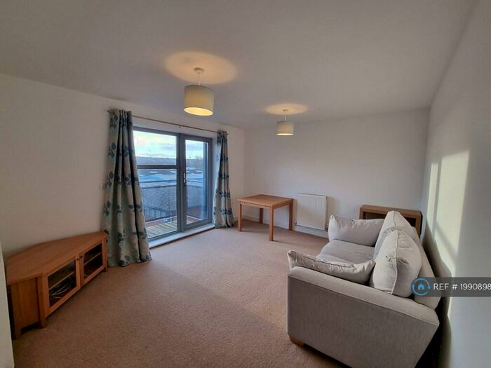 2 Bedroom Flat To Rent In Talavera Close, Bristol, BS2