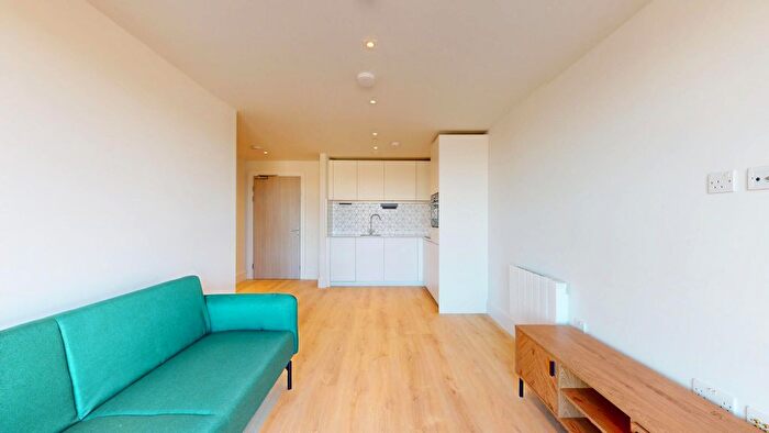 1 Bedroom Flat To Rent In Beverley Way, London, SW20