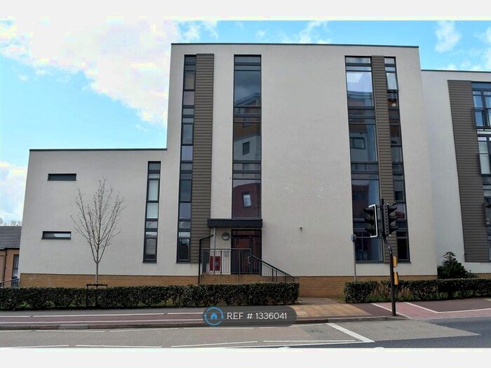 2 Bedroom Flat To Rent In Firepool View, Taunton, TA1