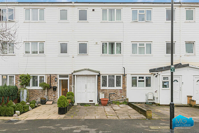 5 Bedroom Terraced House To Rent In Thetford Close, Tottenham, London, N13