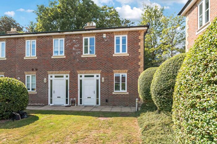 2 Bedroom End Of Terrace House For Sale In Malmesbury Gardens, Winchester, SO22