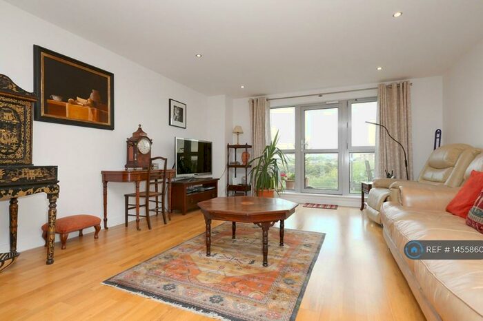 2 Bedroom Flat To Rent In Southgate Road, London, N1