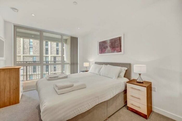 1 Bedroom Flat To Rent In Canning Town, Canning Town, London, E16