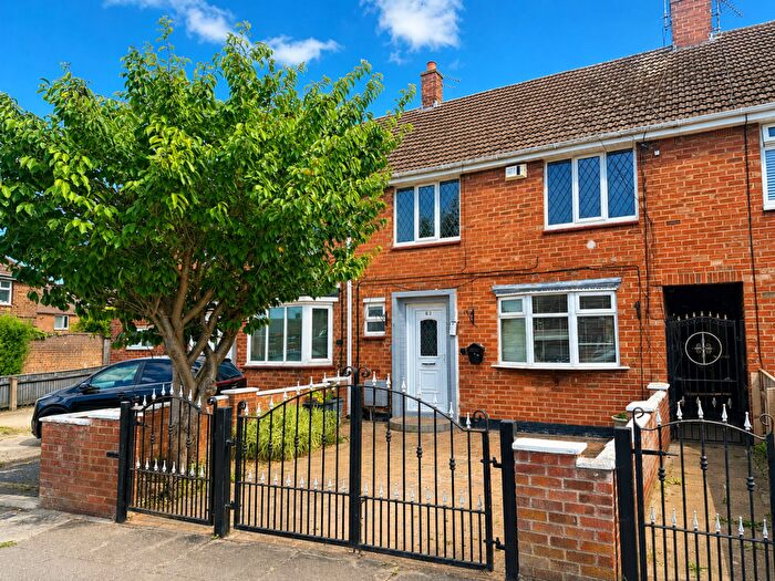 3 Bedroom Terraced House For Sale In St. Ives Crescent, Grimsby, DN34