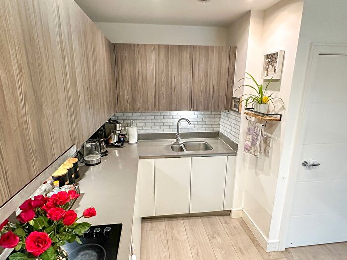 2 Bedroom Flat For Sale In Dickens Yard, London, W5