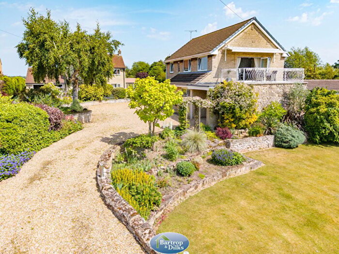 4 Bedroom Detached House For Sale In The Green, Carlton-in-Lindrick, Worksop, S81